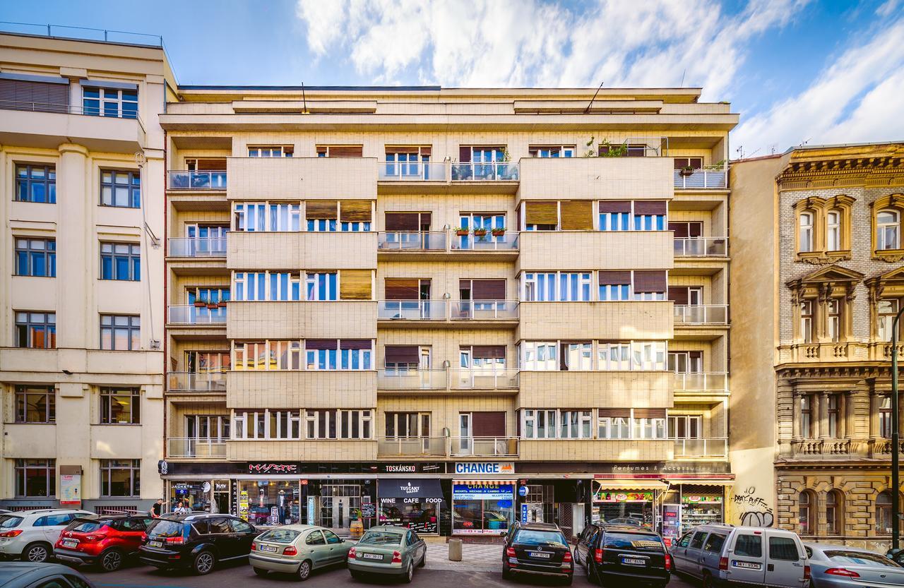 Apartment Pretty Woman S Studio With Terrace & Air Condition Prag
